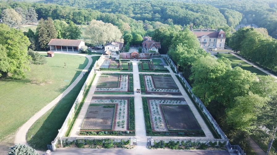 'Chateau de Lacroix-Laval'  photo